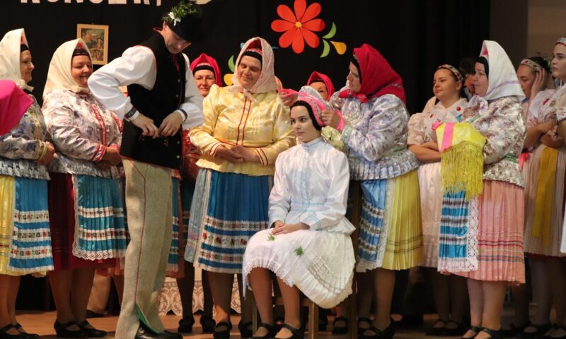 Okresná súťaž vo folklorizme – Nositelia tradícii — fotoalbum