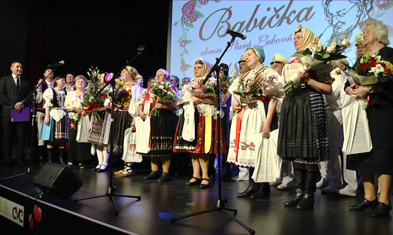 Babička okresu — fotoalbum
